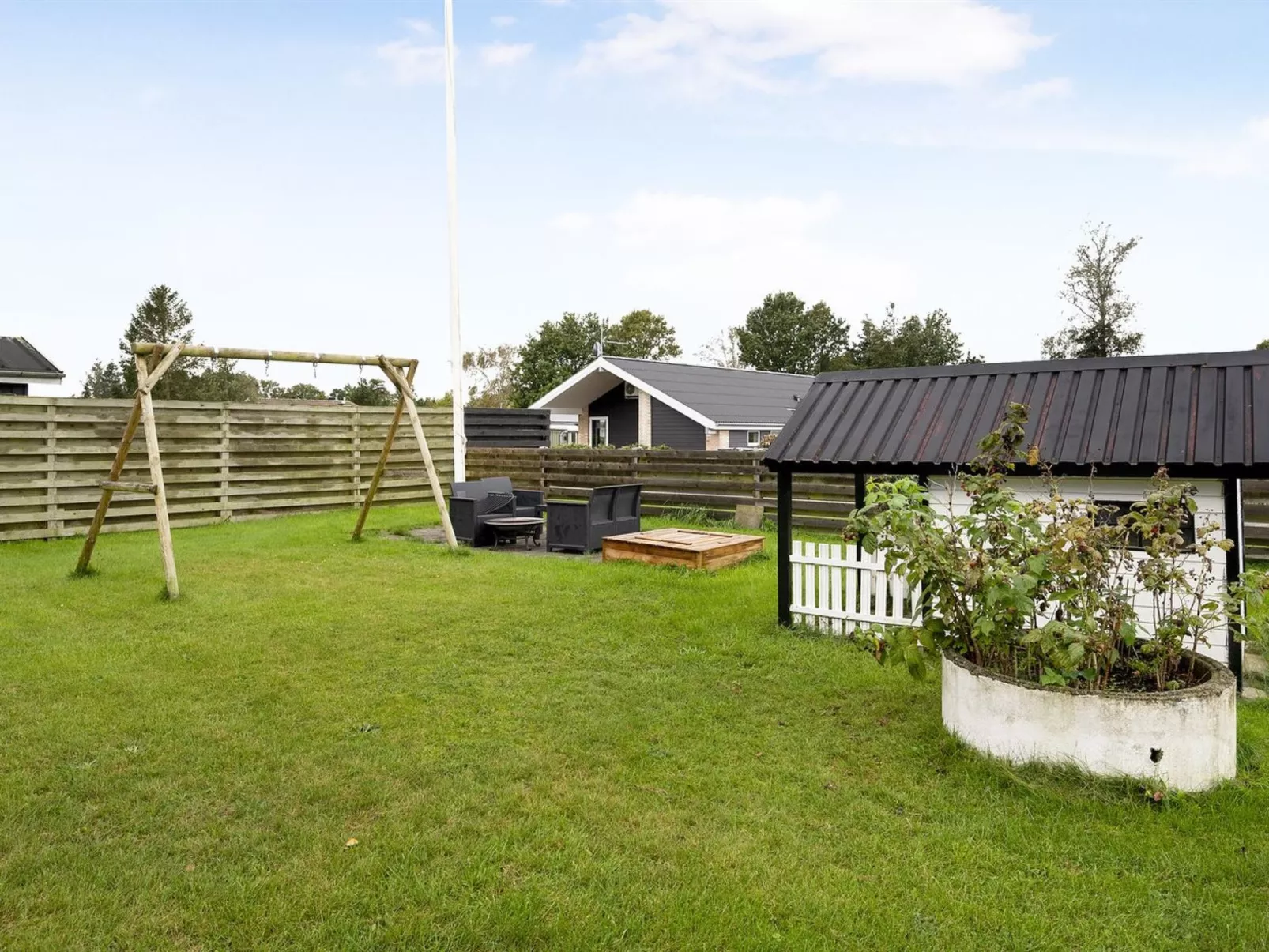 "Hunding" - 600m from the sea-Buiten