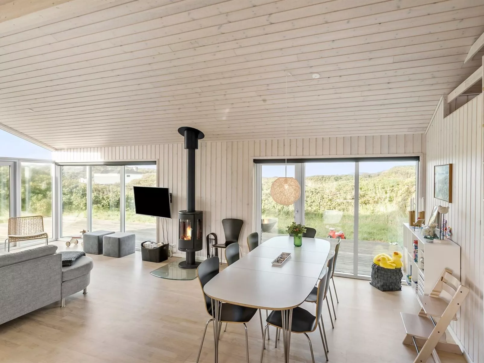 "Mirla" - 50m from the sea-Binnen