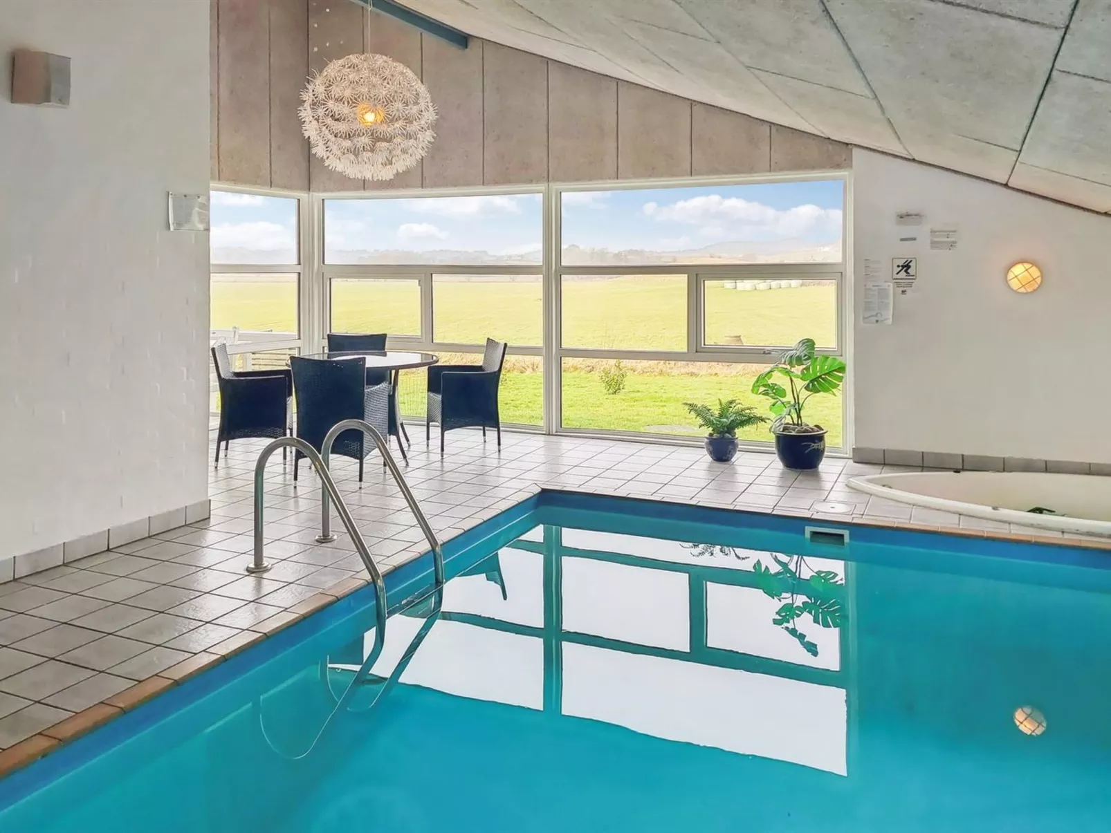 "Katharine" - 175m from the sea-Buiten