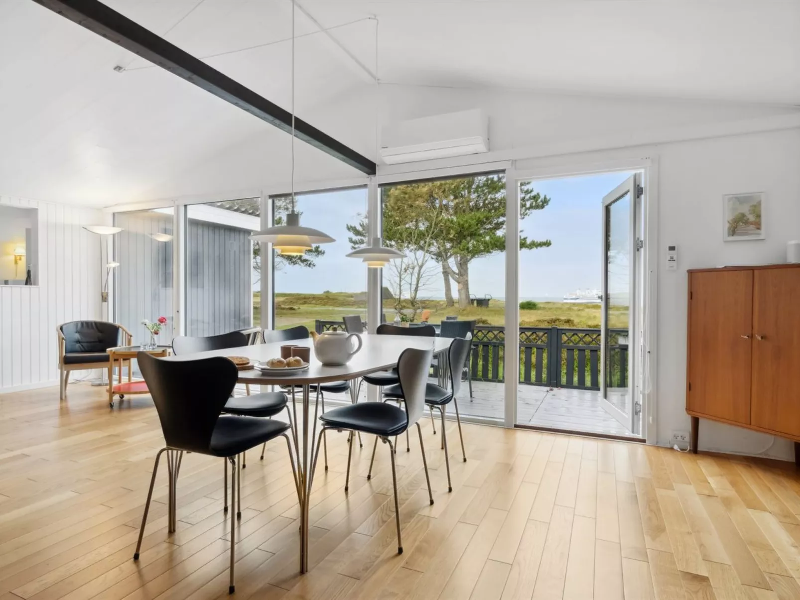 "Djuna" - 200m from the sea-Binnen