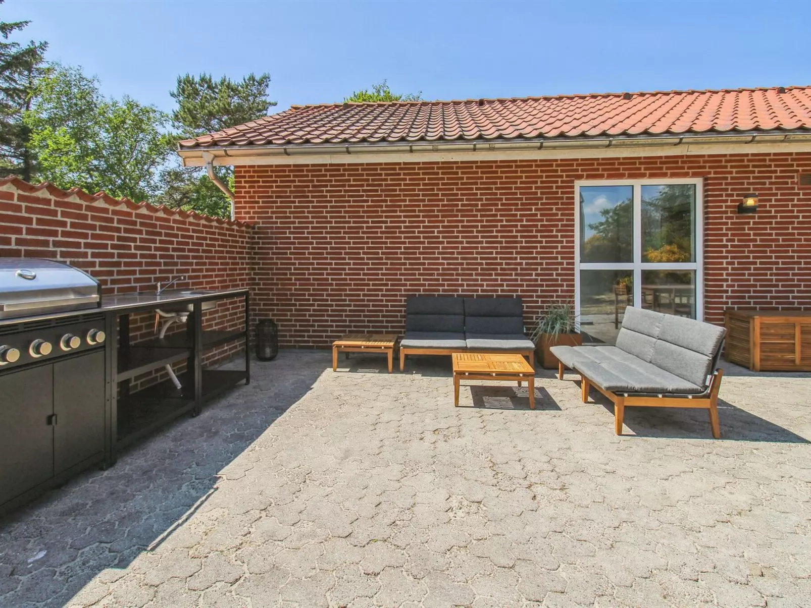"Anniesette" - 1.5km from the sea-Buiten
