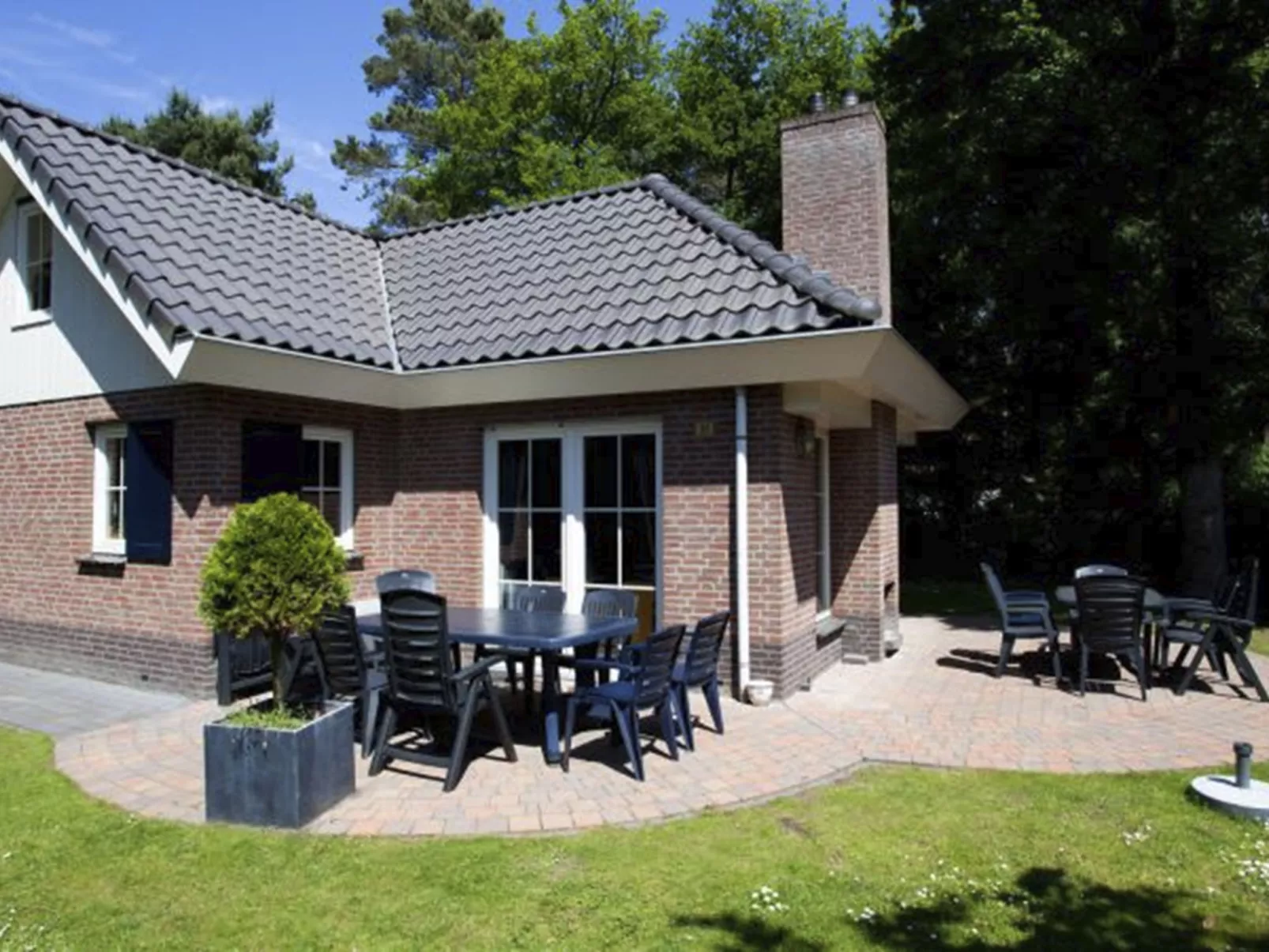 Villa 8-Buiten