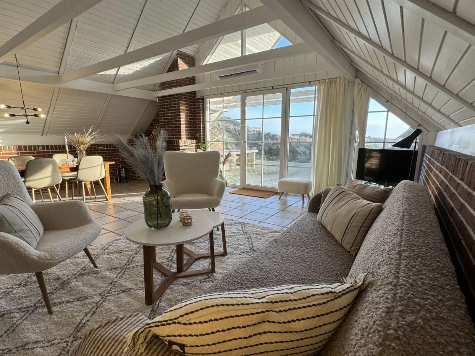 "Edvard" - 400m from the sea-Binnen