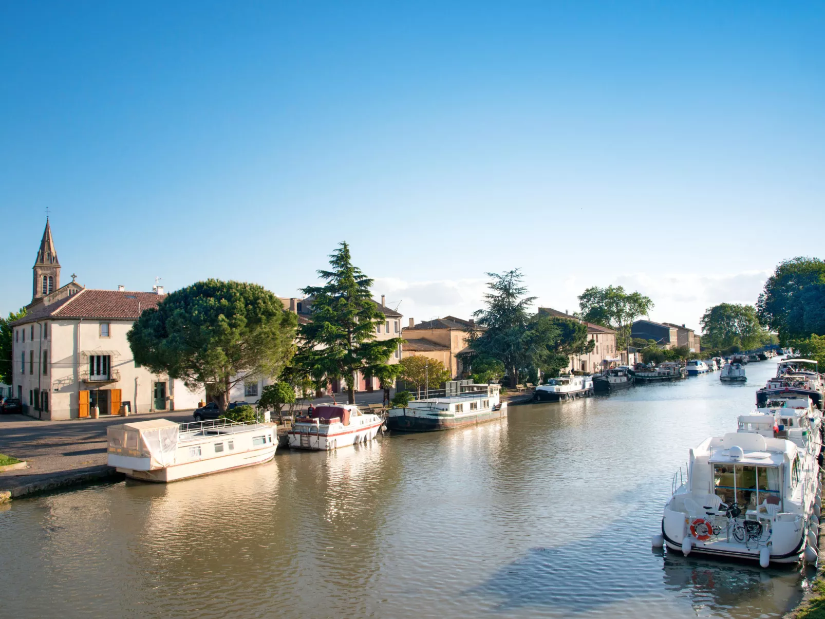 Les Hauts du Lac-Buiten