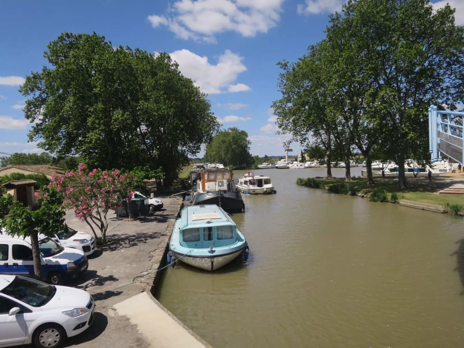Les Hauts du Lac-Omgeving
