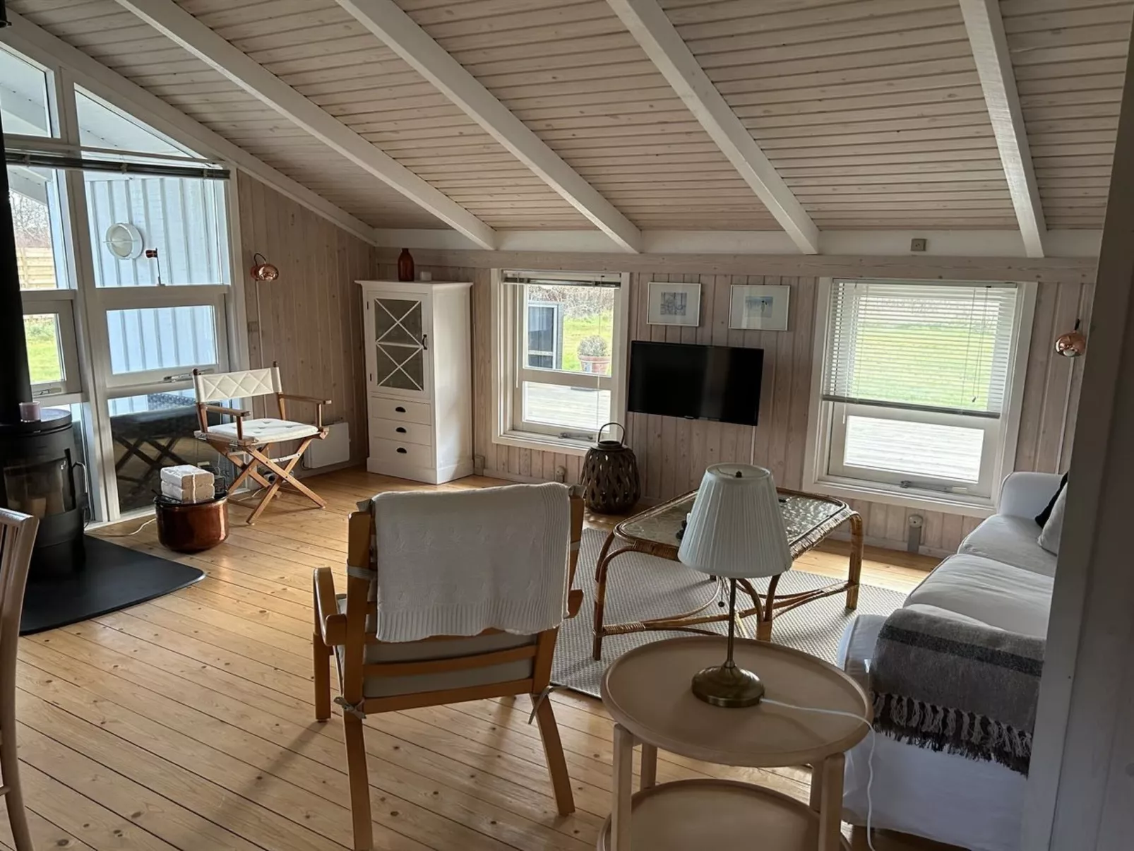 "Santeri" - 180m from the sea-Binnen