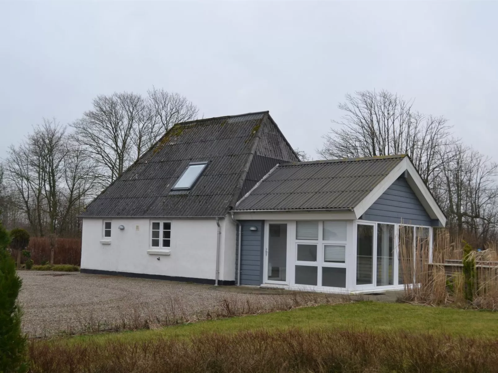 "Thrine" - 24km from the sea-Buiten