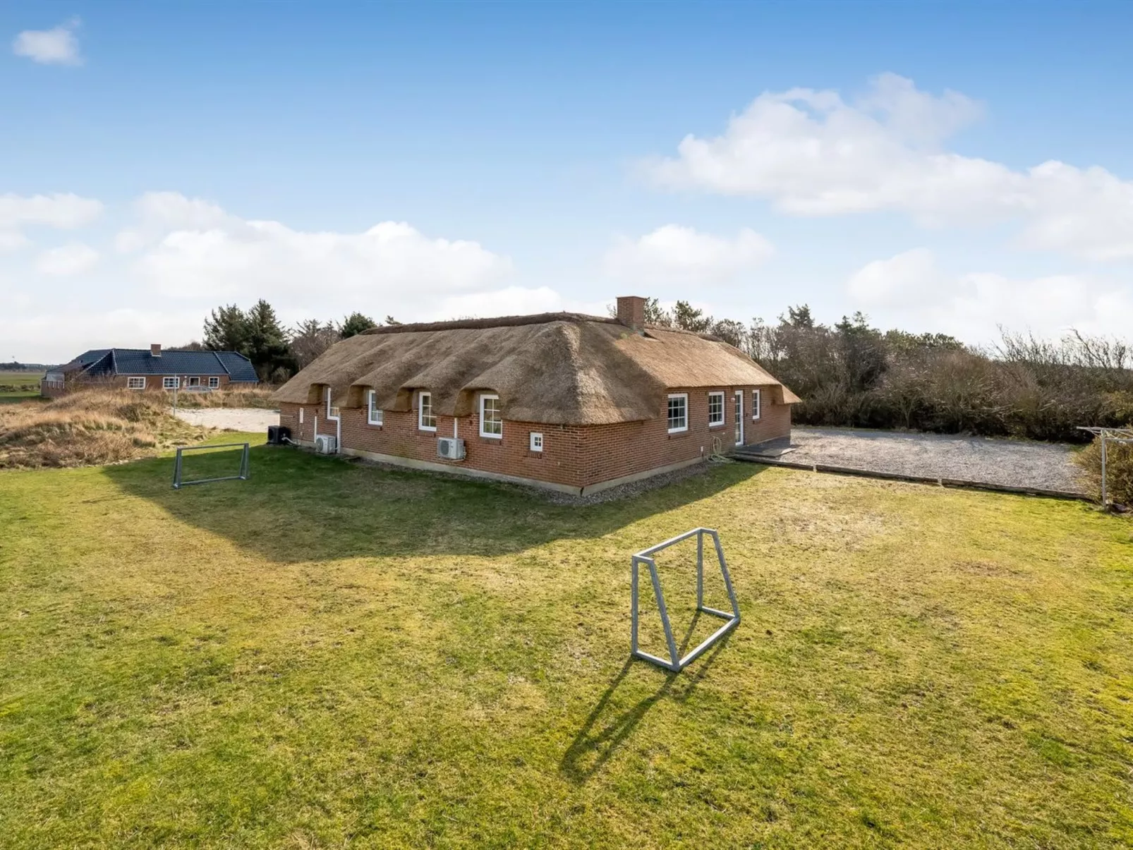 "Lemmikki" - 1.5km from the sea-Buiten