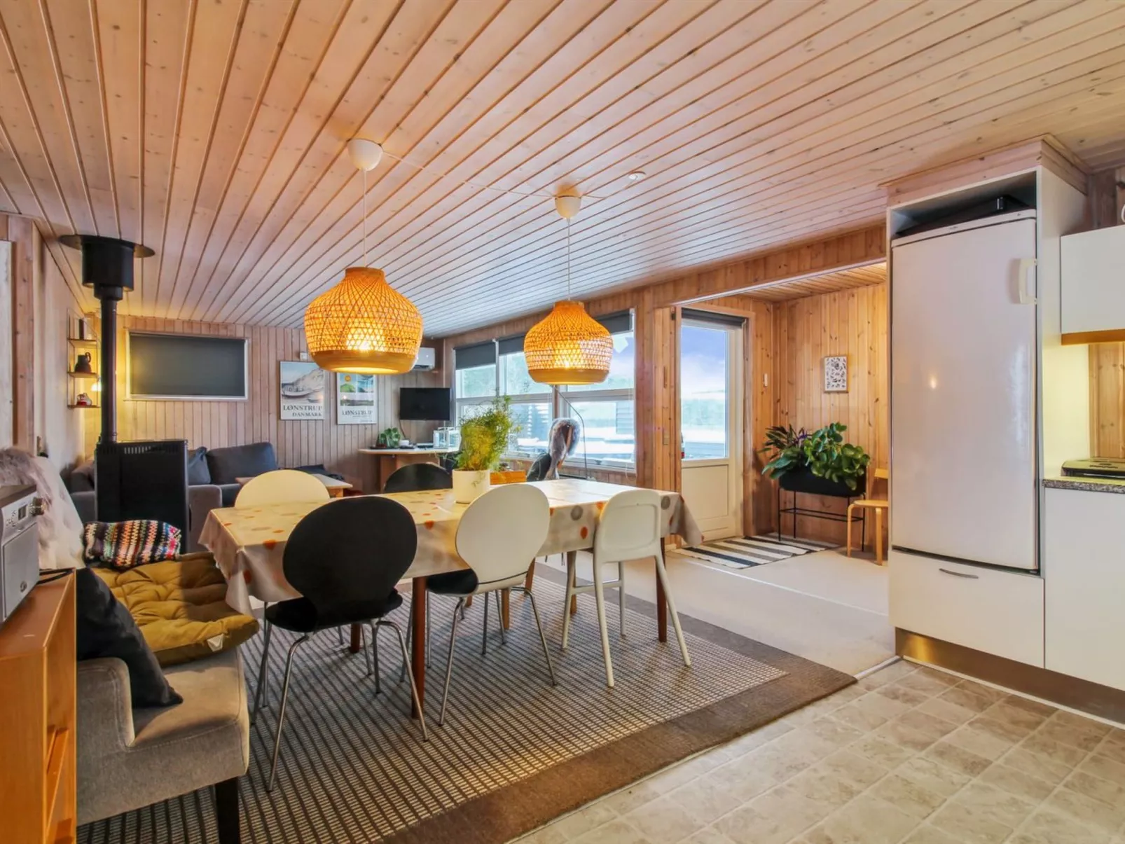 "Signe" - 700m from the sea-Binnen