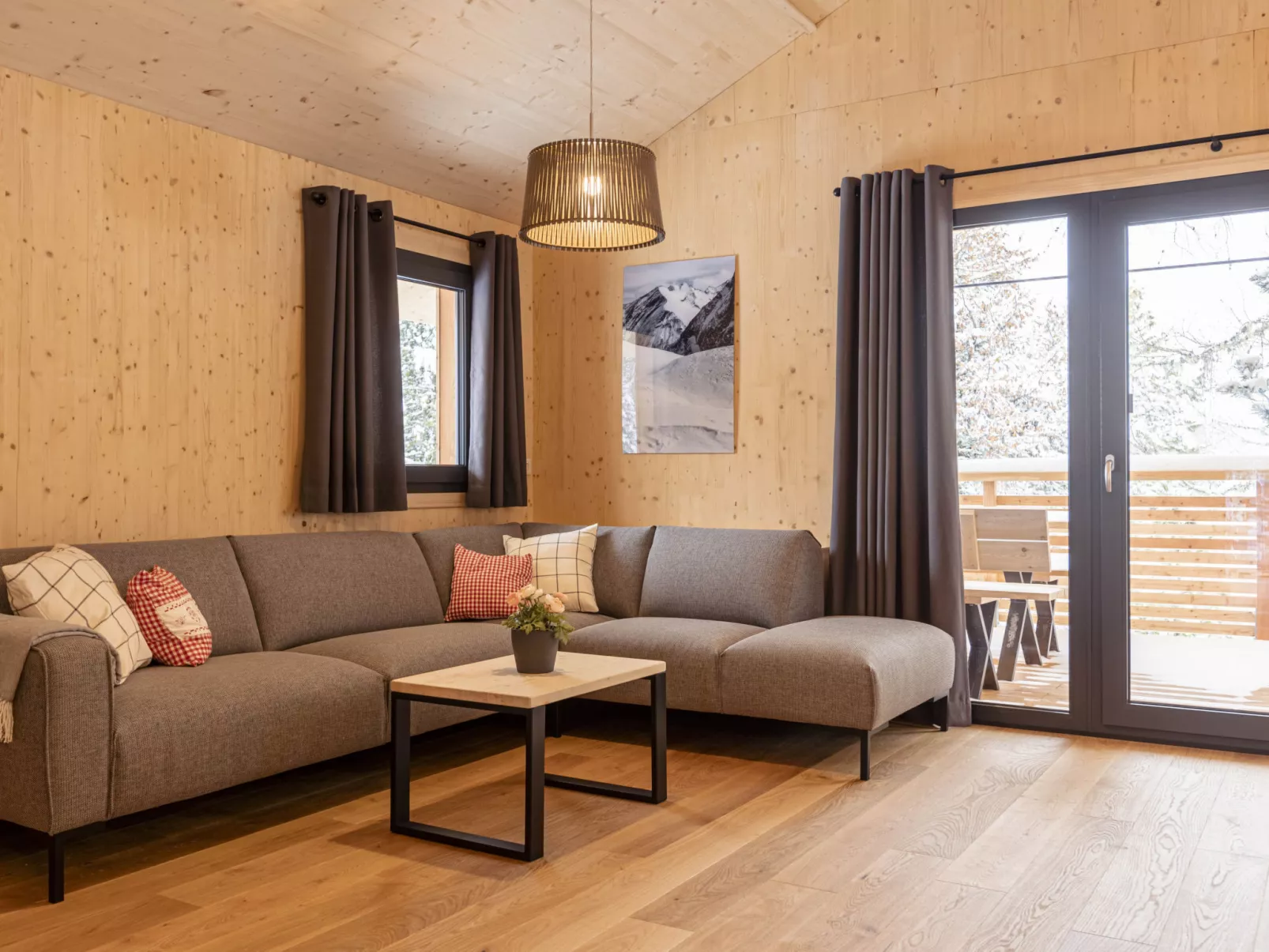 Superior Chalet mit Sprudelpool innen