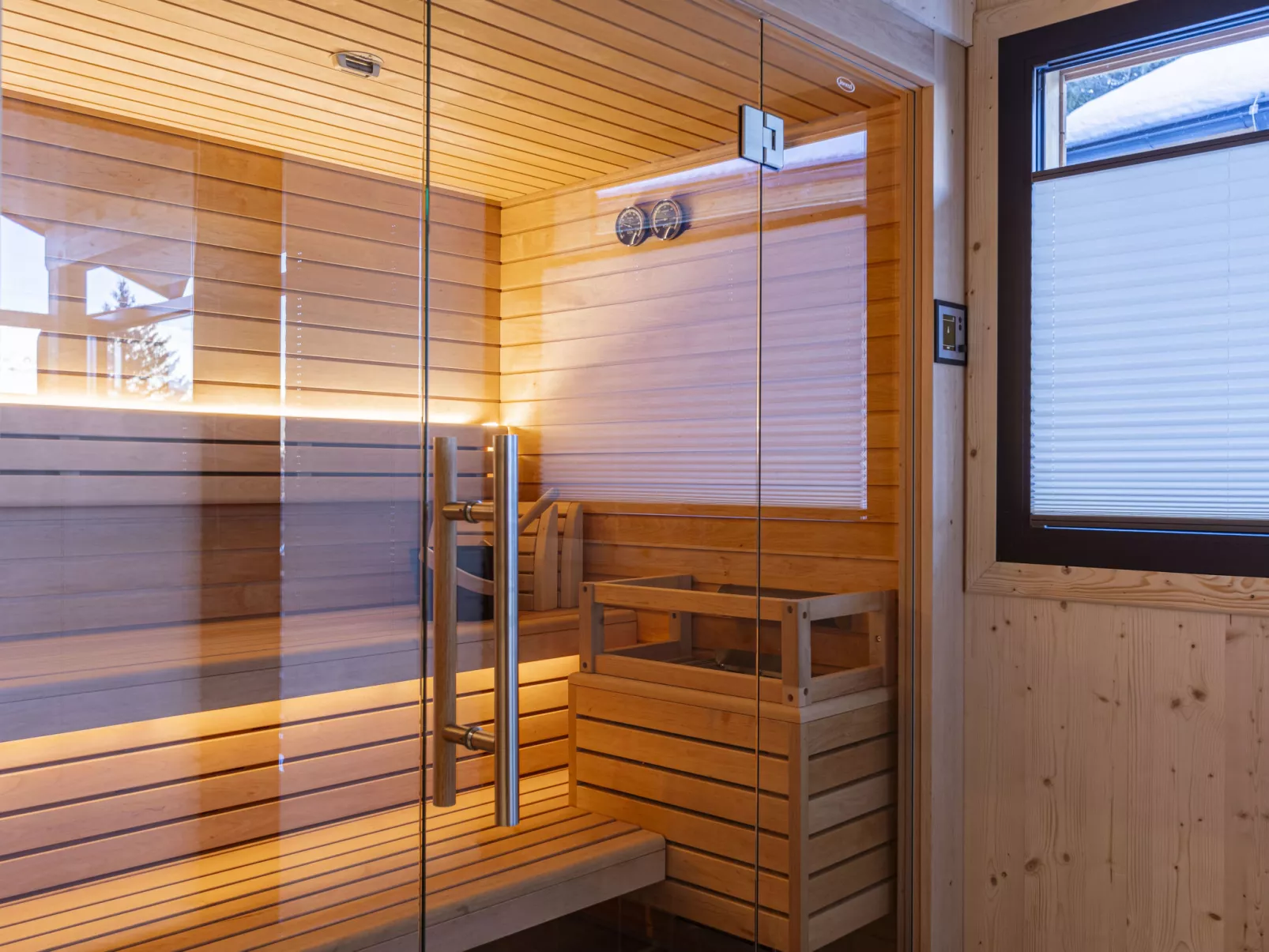 Superior # 6 mit Sauna & Hot Tub-Binnen