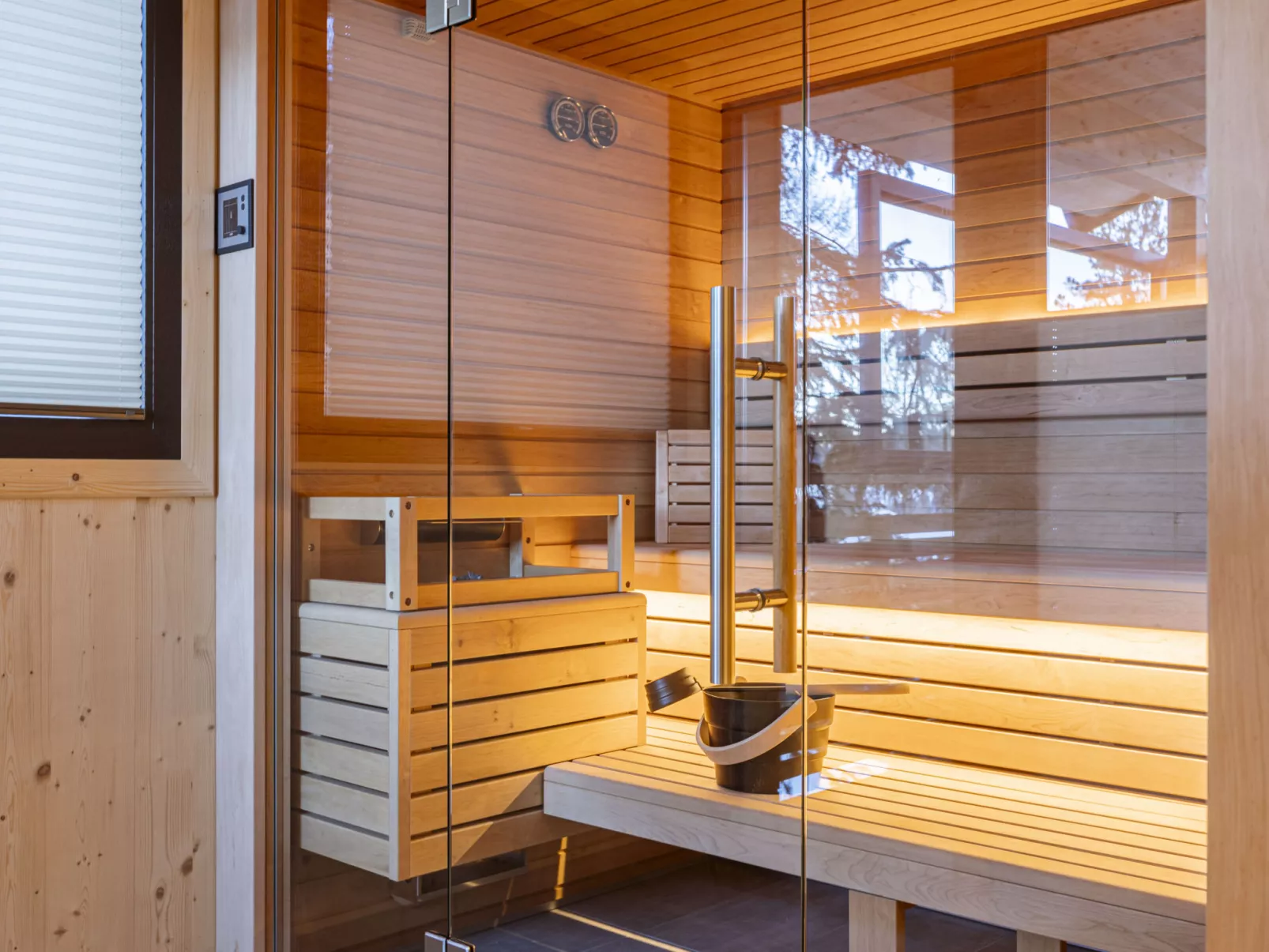 Superior # 11 mit Sauna & Hot Tub-Binnen