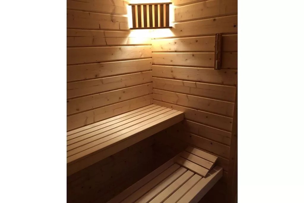 135295-Sauna