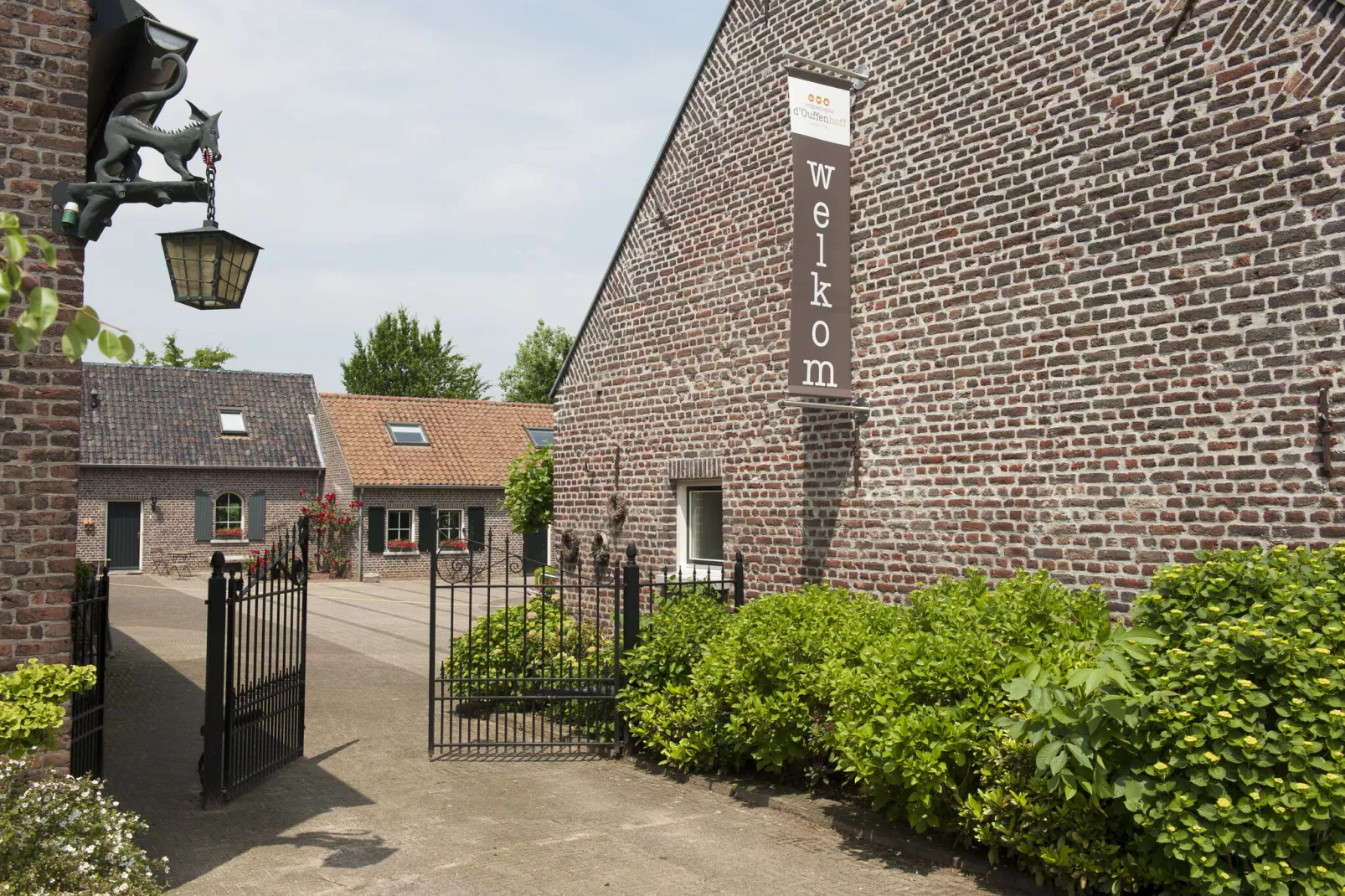 Coenengracht 8 - 10 pax-Buitenkant zomer