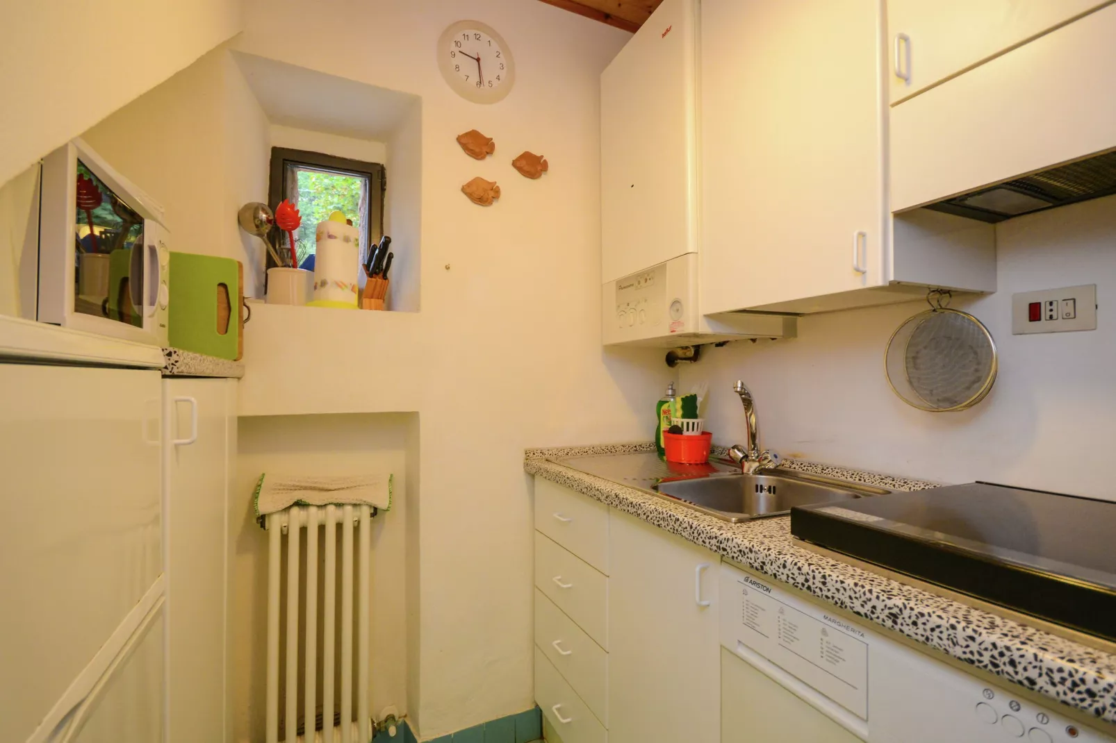 Romantisch mini-appartement in voormalig kerkje, zwembad, panoramisch uitzicht-Keuken