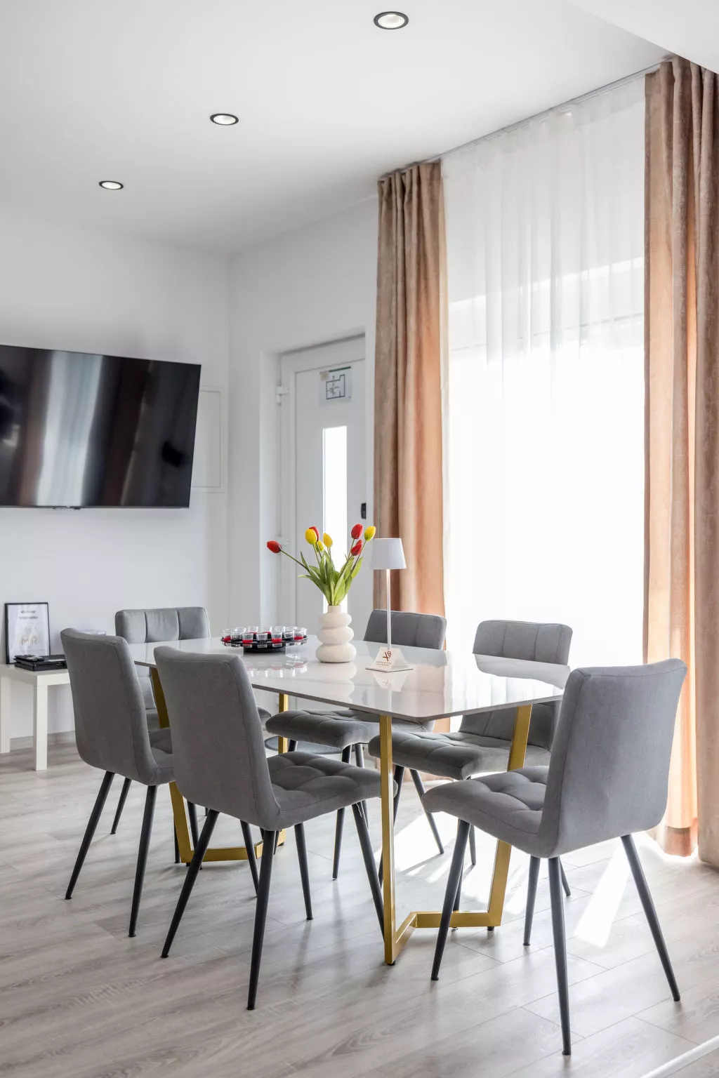 Luxury Apartman Mir-Binnen