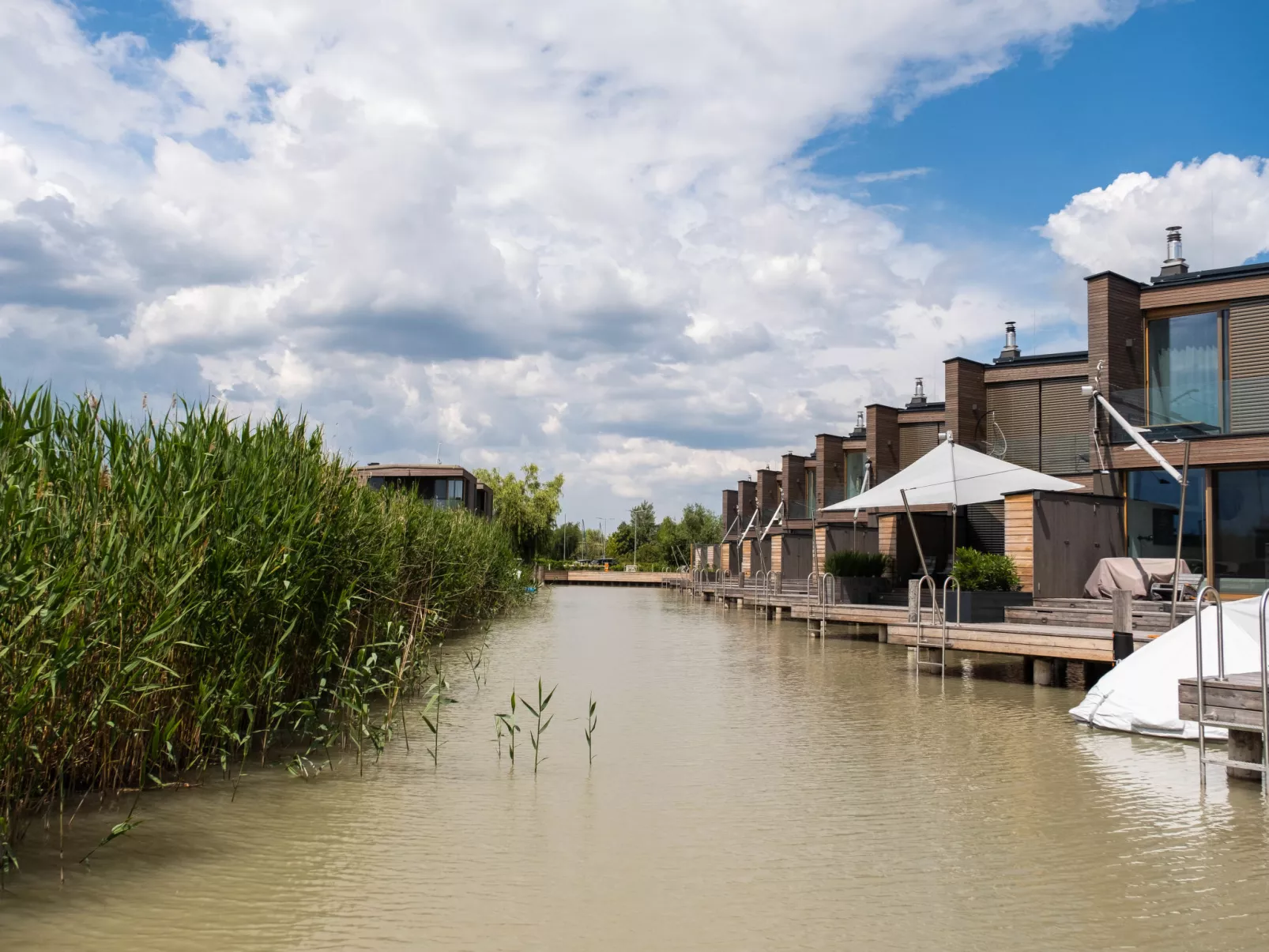 Relax Lodge am See-Buiten