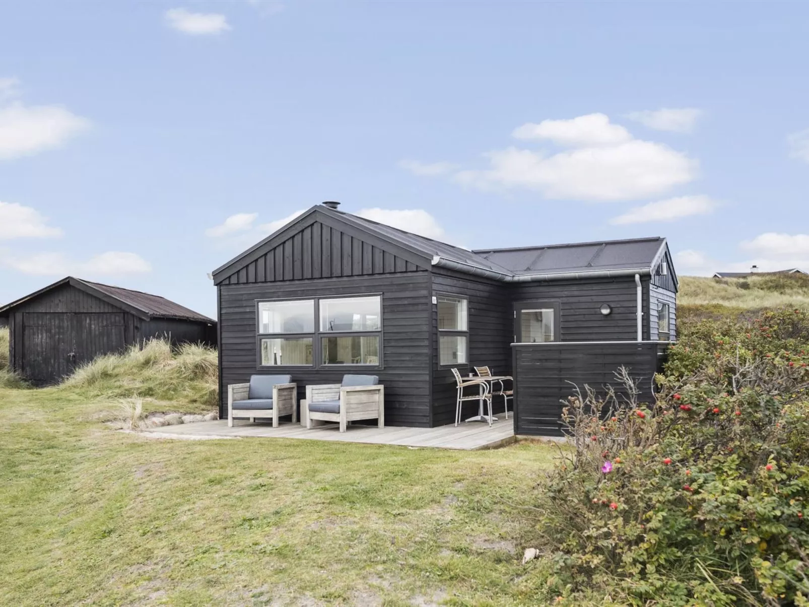 "Aapeli" - 200m from the sea-Binnen