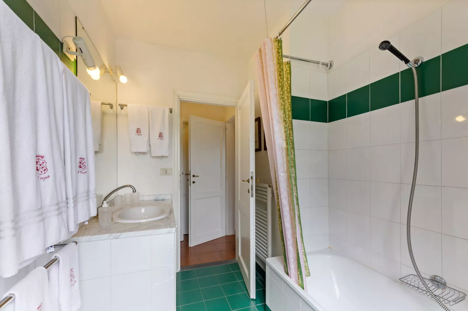 Prachtige villa in Toscane met een adembenemend uitzicht-Badkamer