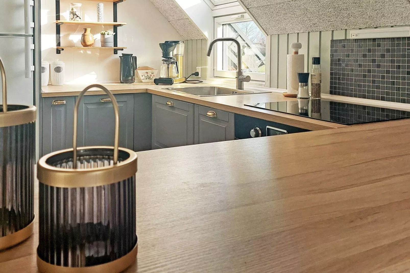 Moderne kusttoevlucht in Eno-By Traum-Binnen