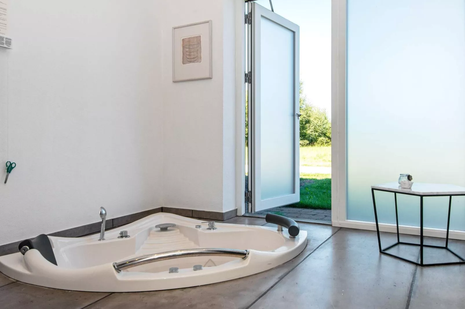 Luxe Lakeside Retreat met Spa-By Traum-Spa