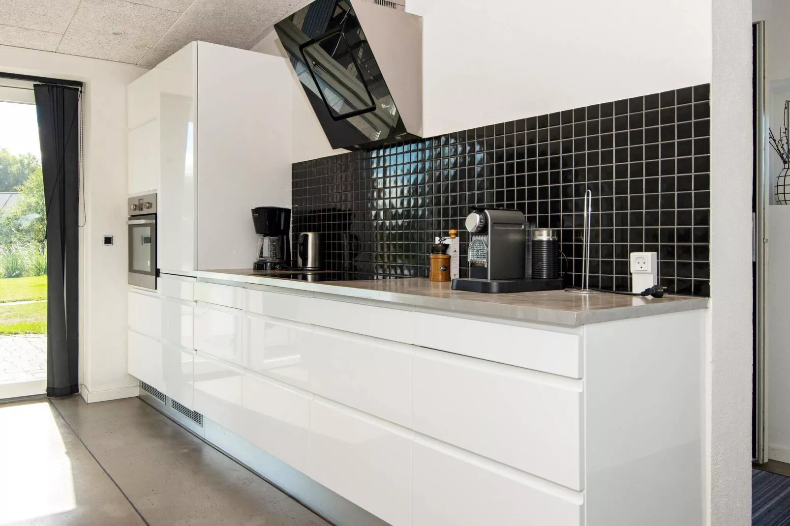 Luxe Lakeside Retreat met Spa-By Traum-Binnen
