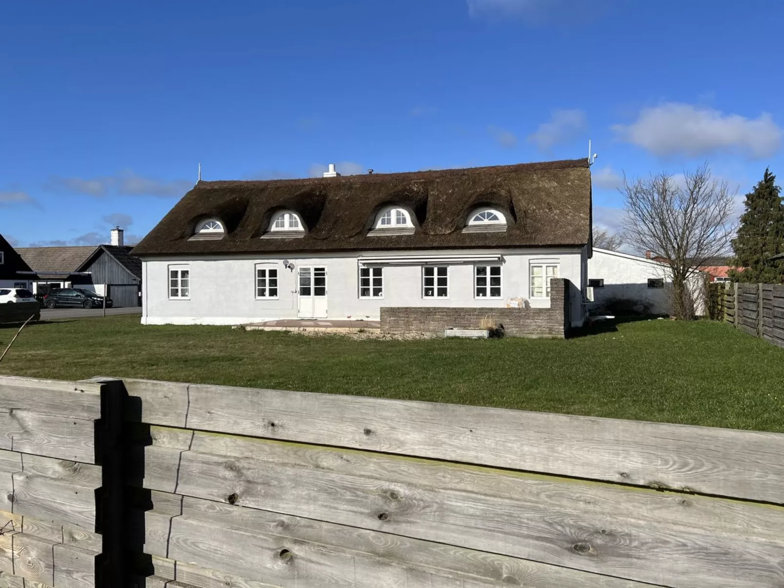 "Fridgerd" - 4.8km from the sea-Buiten