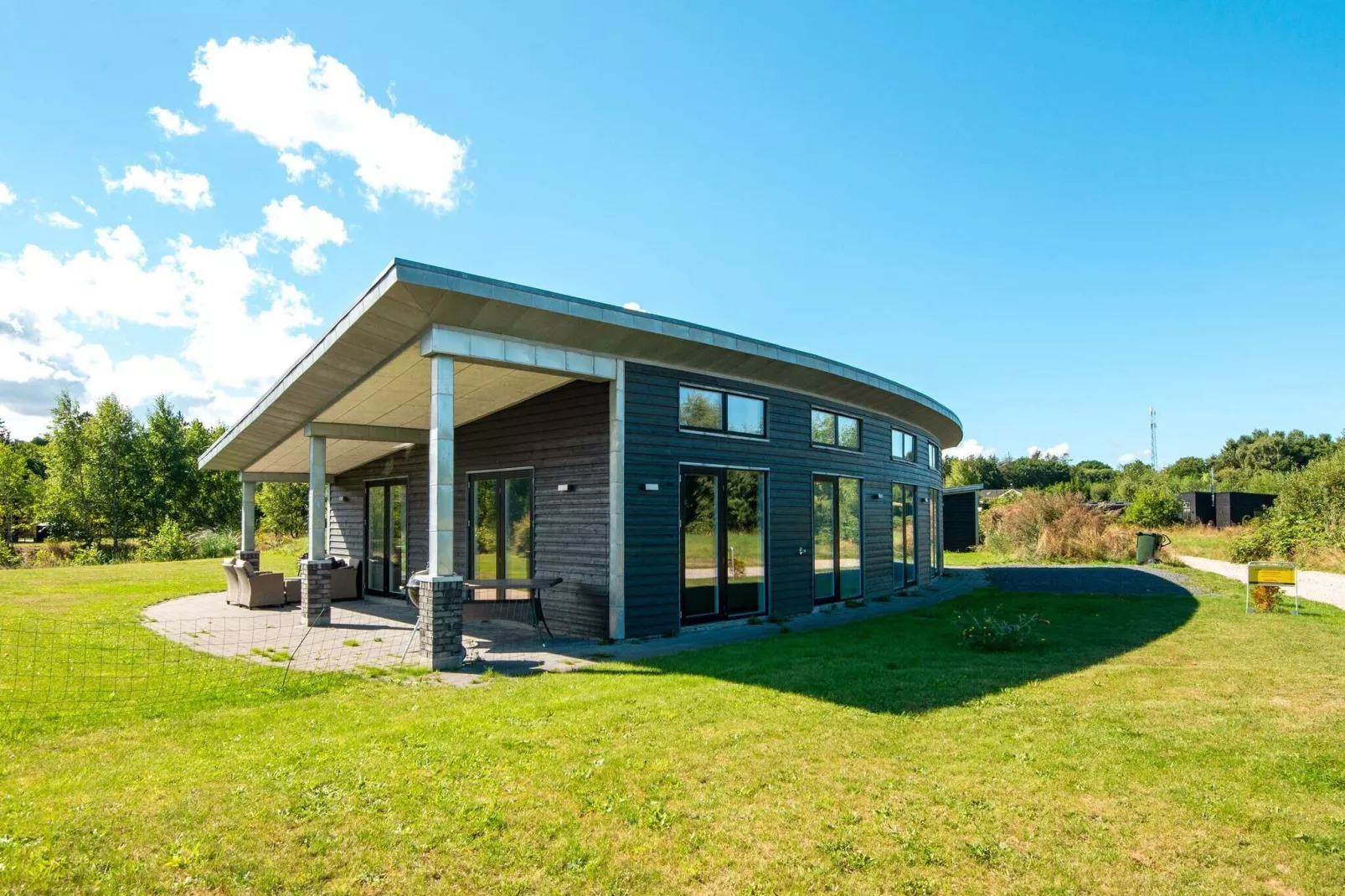 Luxe Lakeside Retreat met Spa-By Traum-Uitzicht