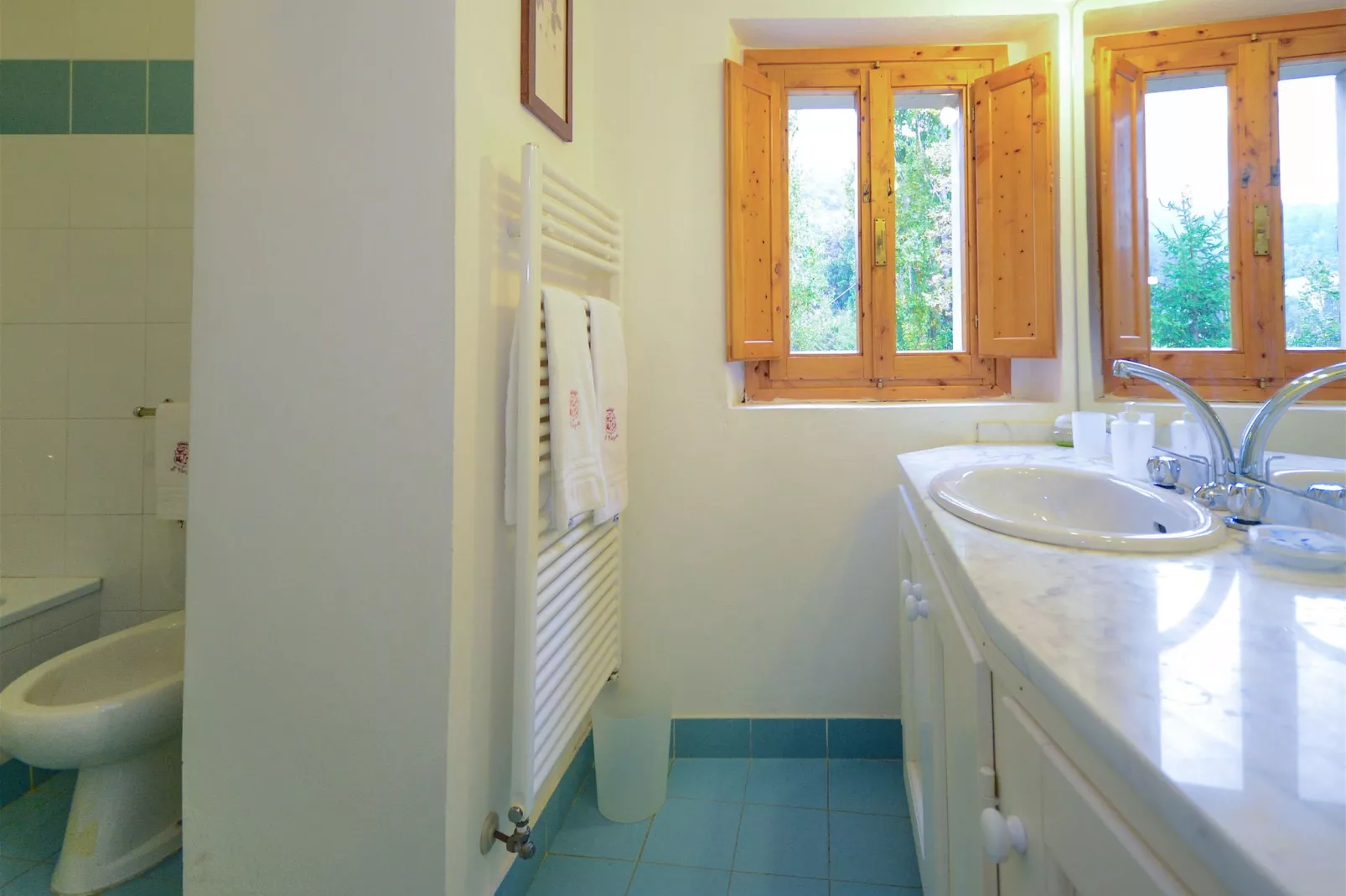 Landelijke villa in Emilia-Romagna met adembenemend uitzicht-Badkamer