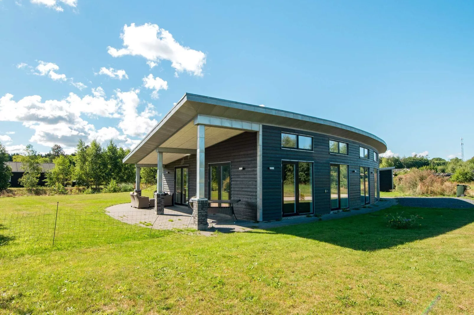 Luxe Lakeside Retreat met Spa-By Traum-Uitzicht