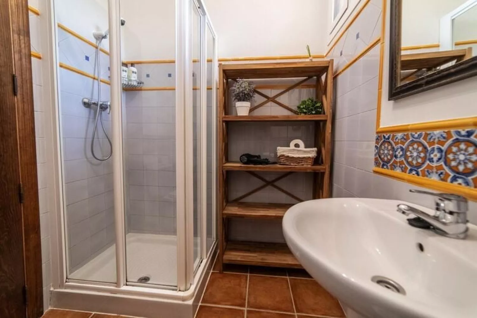 FH in las-Jaras - CT 140 CO 5 PAX-Badkamer
