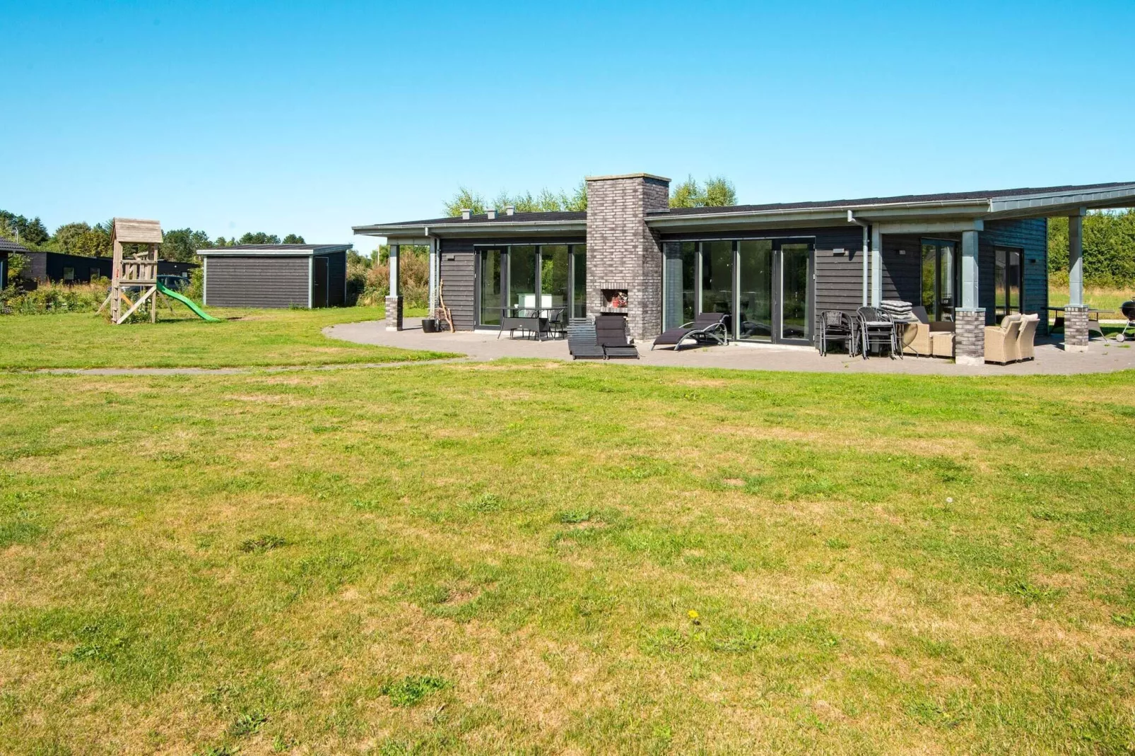 Luxe Lakeside Retreat met Spa-By Traum-Uitzicht