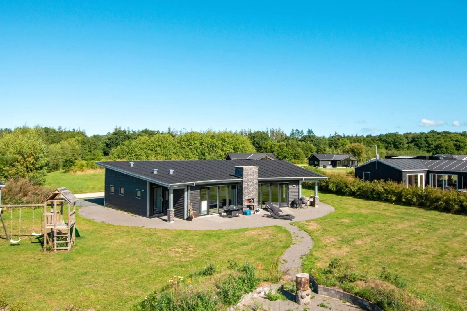 Luxe Lakeside Retreat met Spa-By Traum-Uitzicht