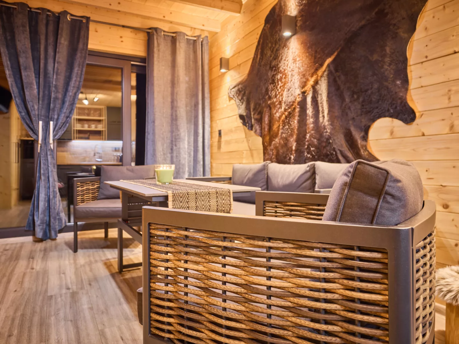 Luxe Timber Lodge & Relaxing Bath”-Binnen