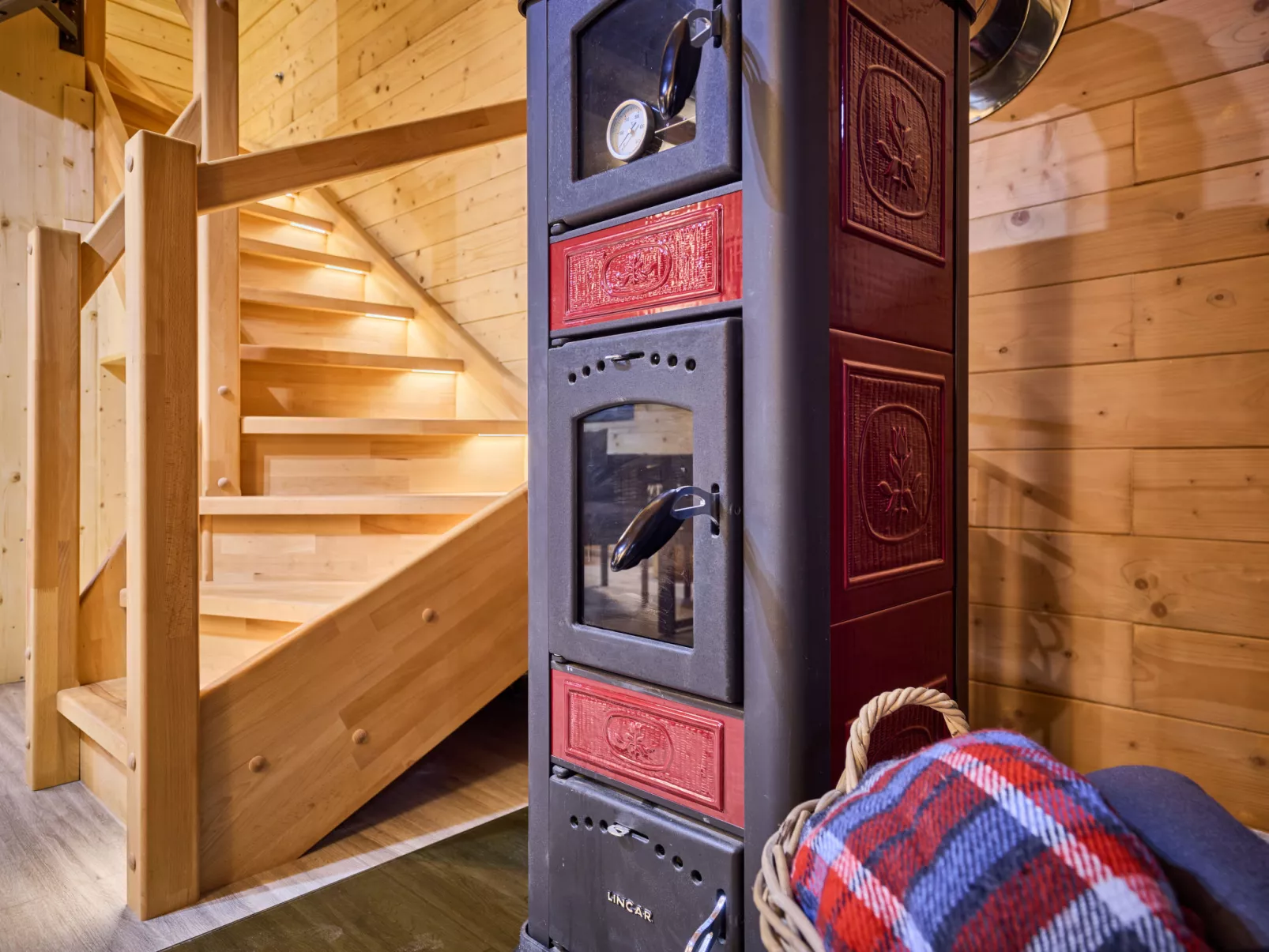 Luxe Timber Lodge & Relaxing Bath”-Binnen