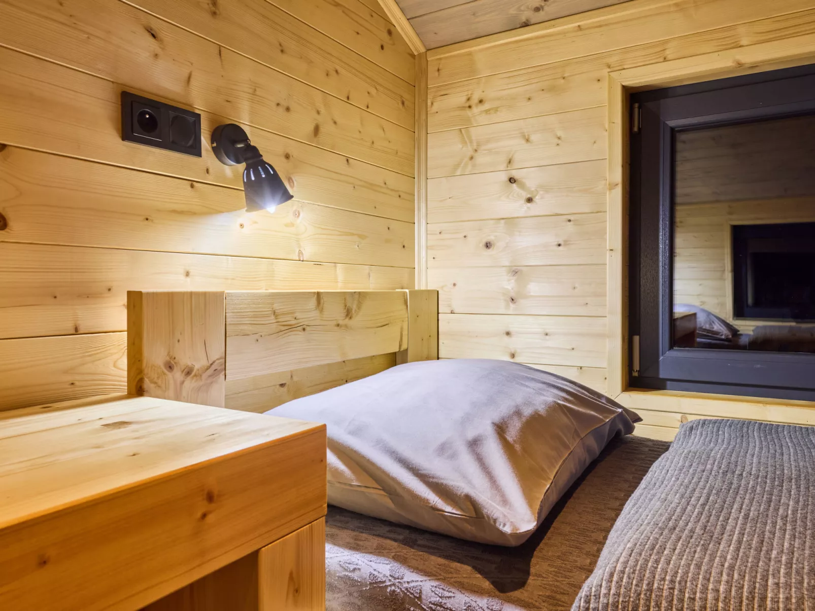 Luxe Timber Lodge & Relaxing Bath”-Binnen