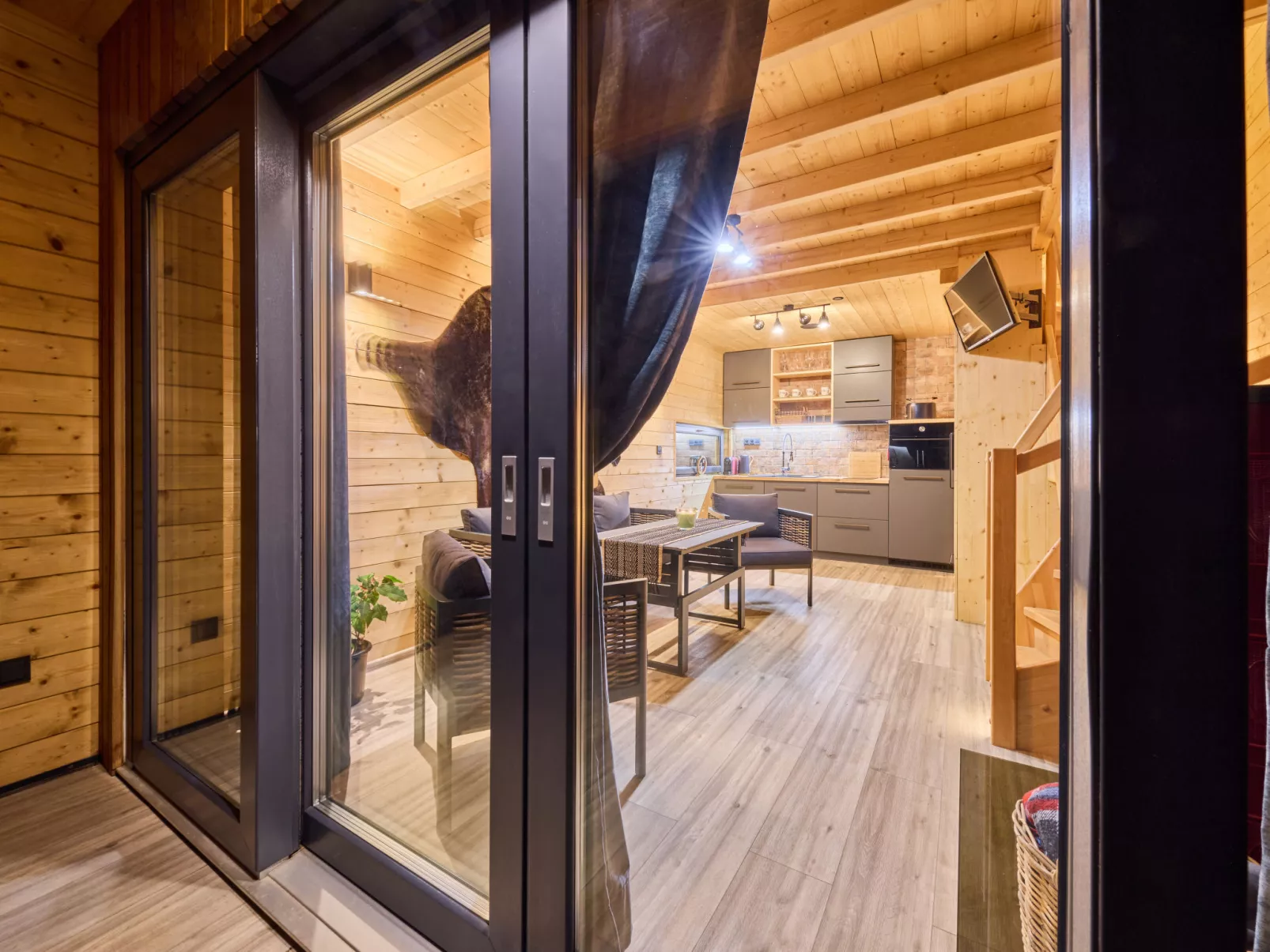 Luxe Timber Lodge & Relaxing Bath”-Binnen