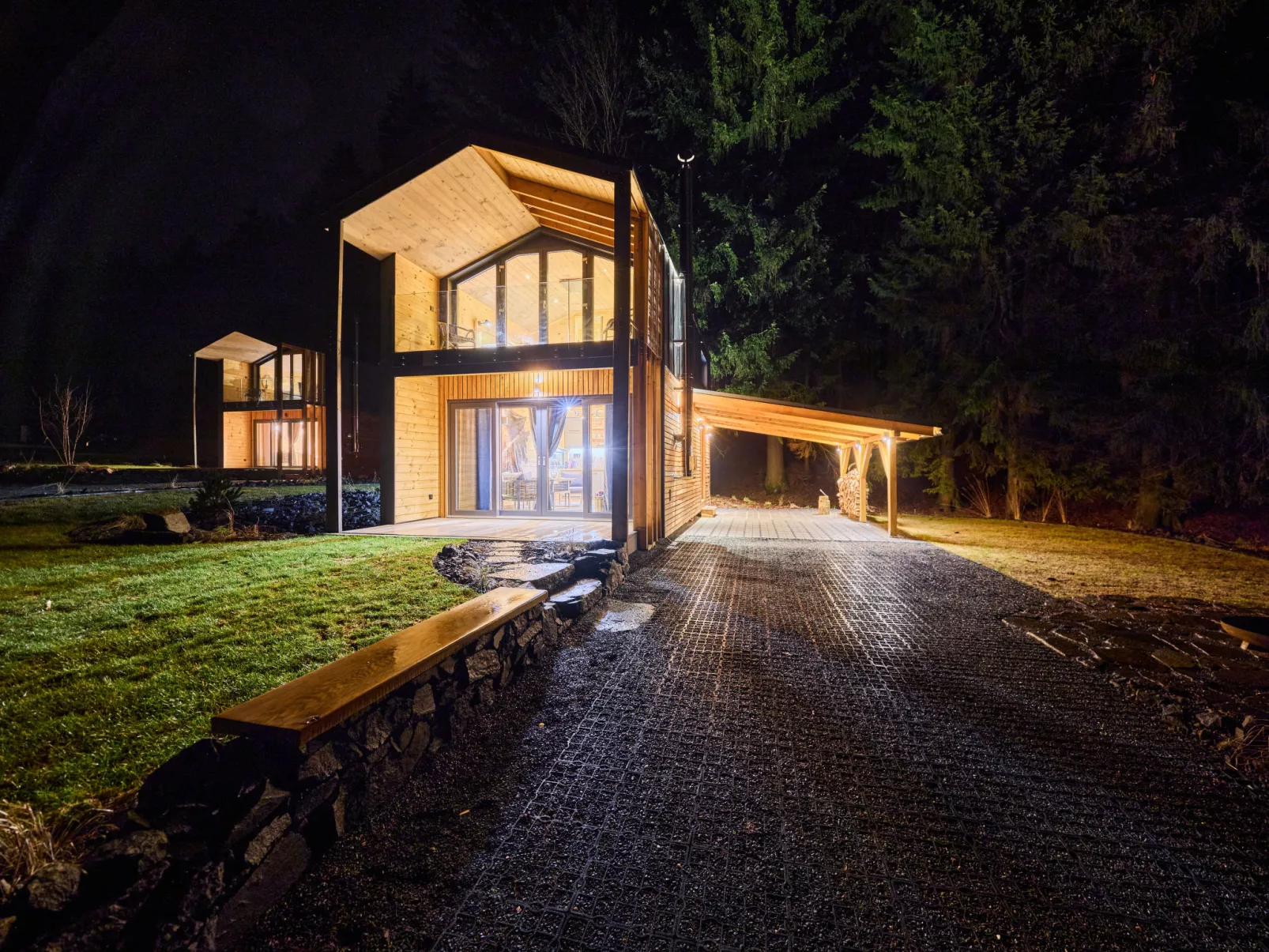 Luxe Timber Lodge & Relaxing Bath”-Buiten