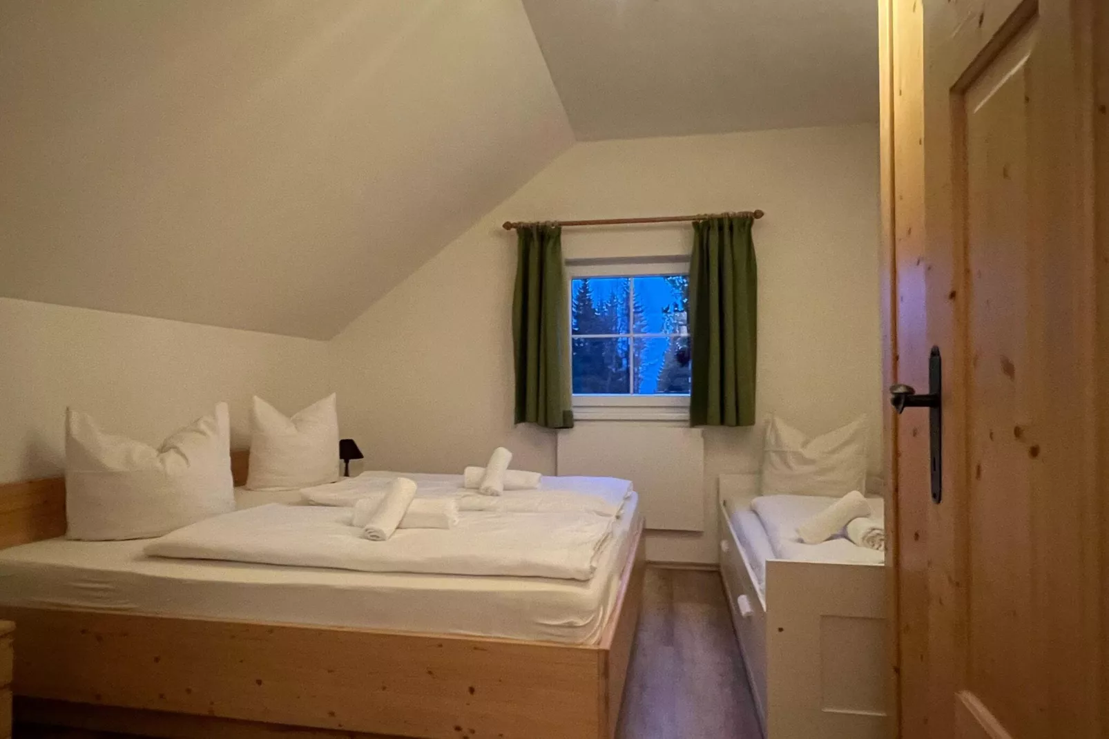 Chalet Ahorn Bad Kleinkirchheim-Slaapkamer