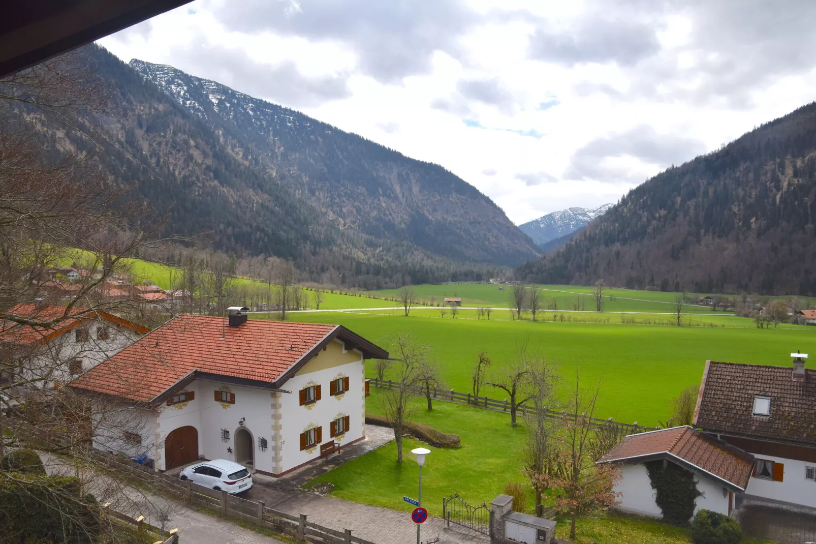 Schöne Unterkunft in den Alpen bei Bayrischzell-Uitzicht zomer