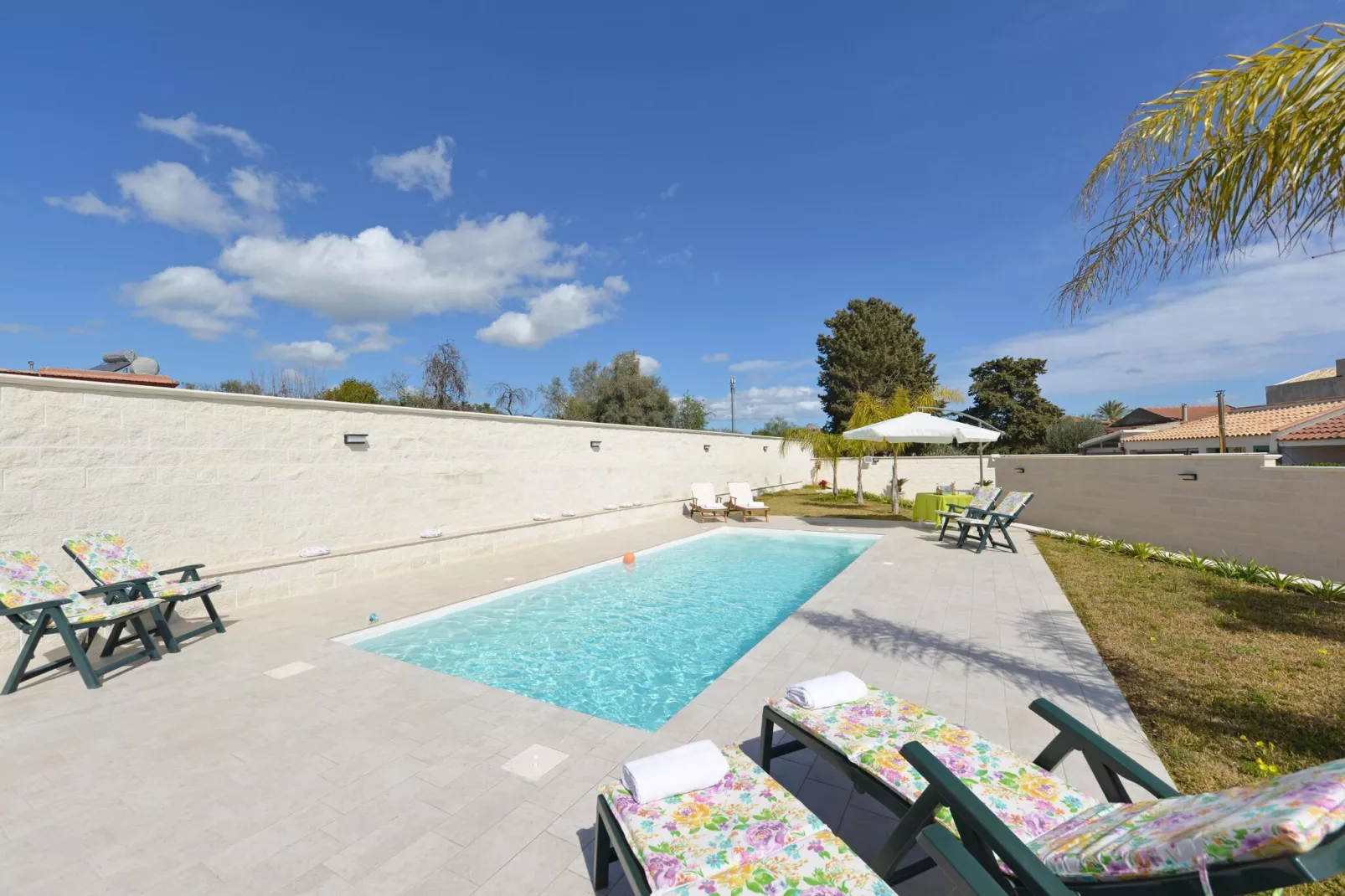 Villa Principe Flo mit Privatpool-Zwembad