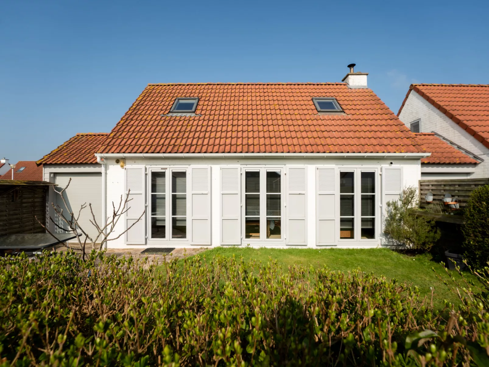 Vissershuis 92 with parking-Buiten
