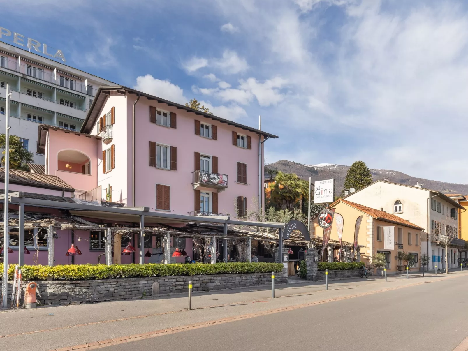 Da Gina Young Ascona-Buiten