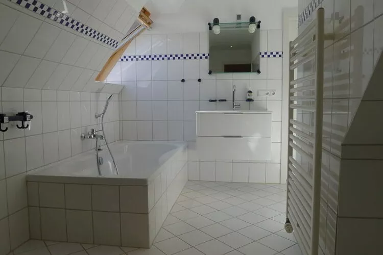 429150-Badkamer