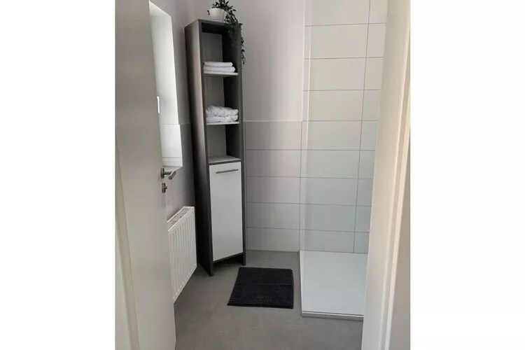 436198-Badkamer