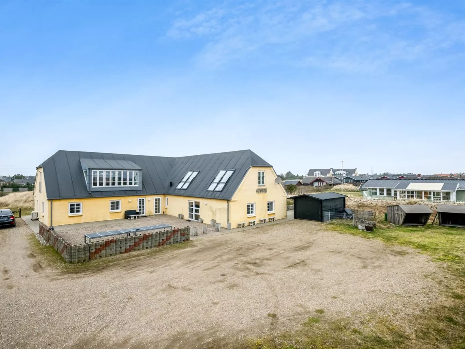 "Nafne" - 1.2km from the sea-Buiten
