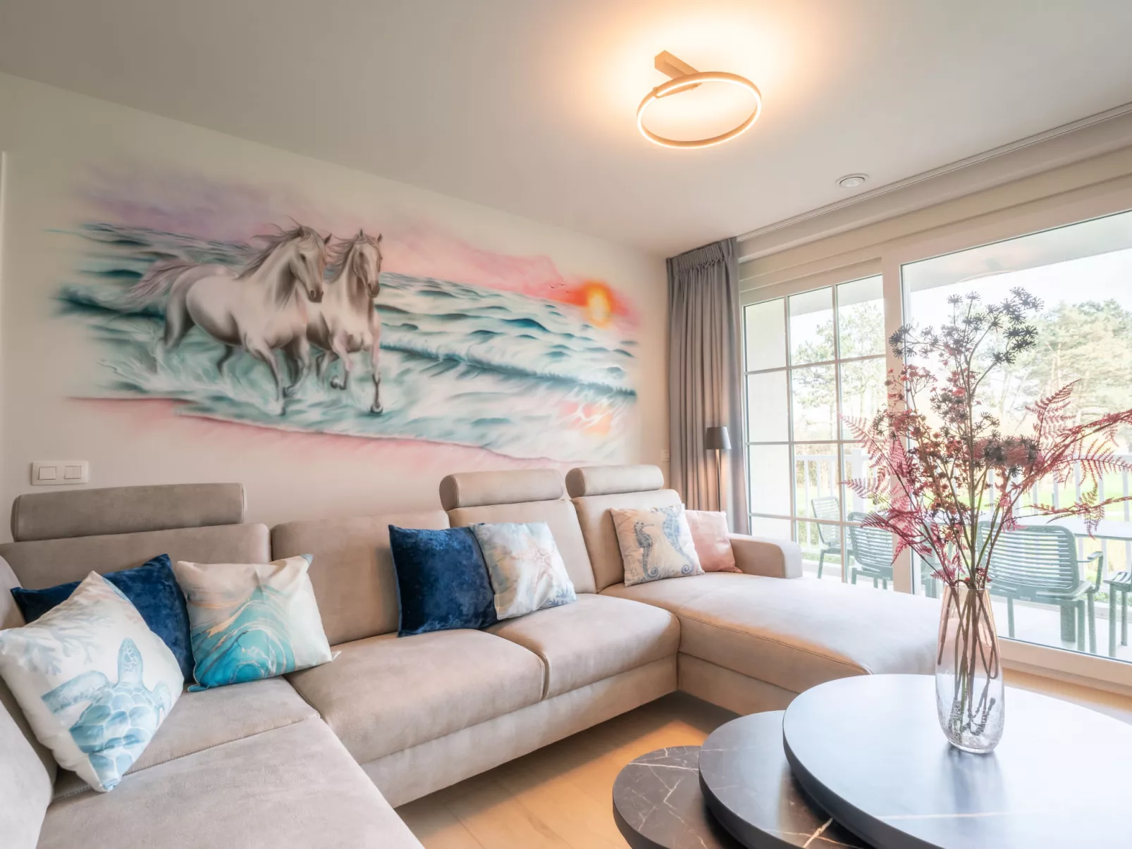 Whispering Waves with parking & terrace-Binnen