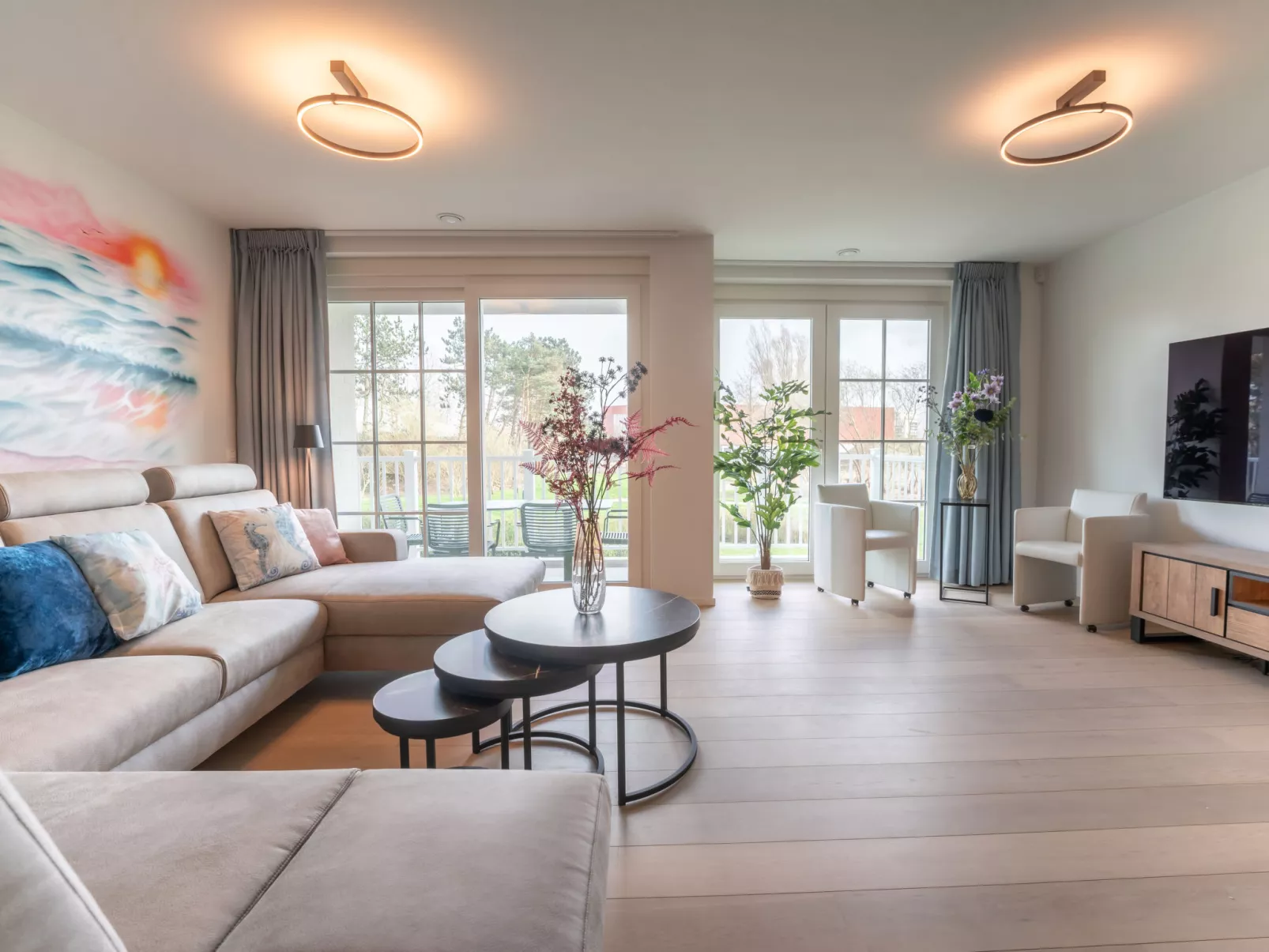 Whispering Waves with parking & terrace-Binnen