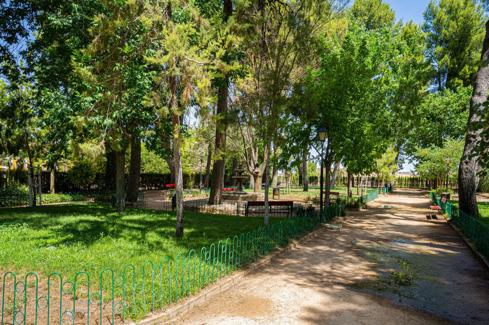 La Casa de Andújar-Tuinen zomer