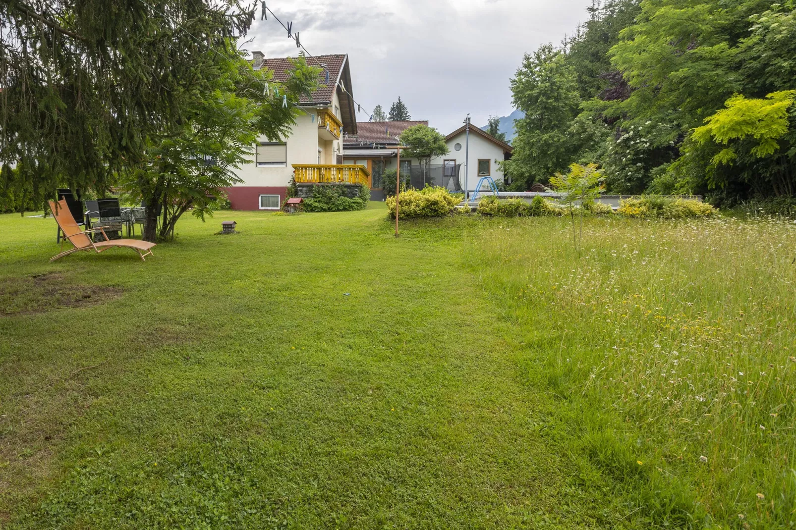 Apartment Tröpolach EG-Tuinen zomer